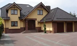 Ile waży dachówka betonowa? Poznaj wagę i wpływ na konstrukcję