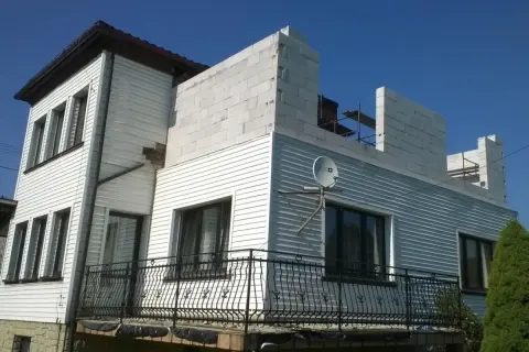 Ile kosztuje rozbudowa domu w bok? Poznaj ceny i wymagania