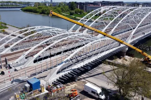 Ile kosztuje budowa mostu? Poznaj ceny i czynniki wpływające