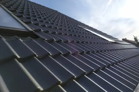 Jak skutecznie zaimpregnować dachówkę ceramiczną - poradnik