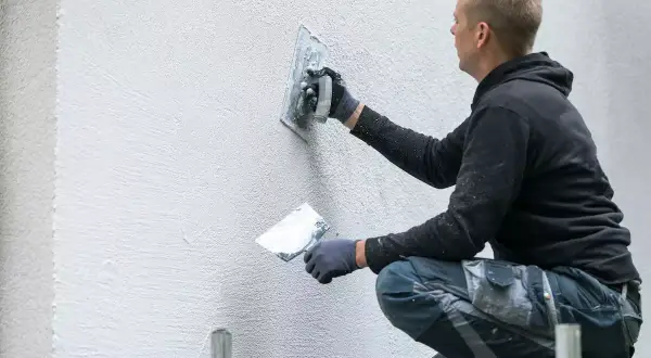 Najlepszy tynk na ścianę jednowarstwową: porównanie 5 rodzajów