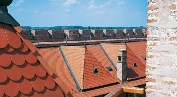 Jak wybrać idealną dachówkę ceramiczną? Porównanie i porady